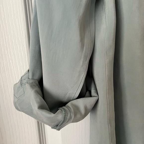 Chico's Blue Notched Collar Button Down Blouse Size 1 - Picture 6 of 7